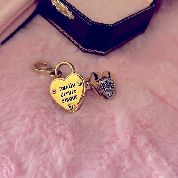 JUICY COUTURE HEART PADLOCK CHARM- RARE🔓🩷✨Gold - Picture 6 of 11